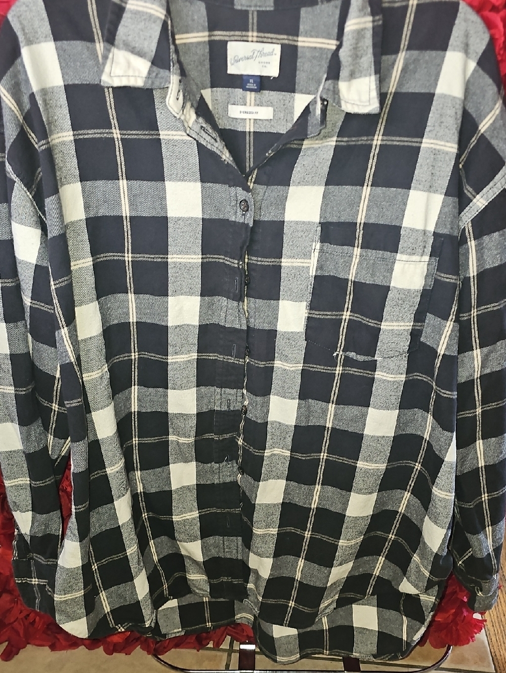 Universal Thread Black/ White/Beige OversizePlaid Button-Down Shirt Size Xlarge